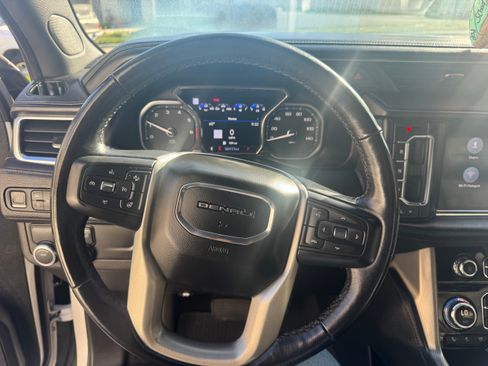 Used 2021 GMC Yukon Denali image 4