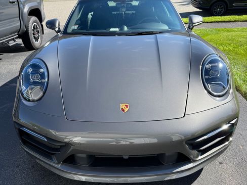 Used 2024 Porsche 911 Carrera 4 AWD/4WD image 12