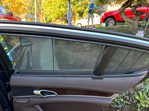 Used 2010 Porsche Panamera 4S image 21