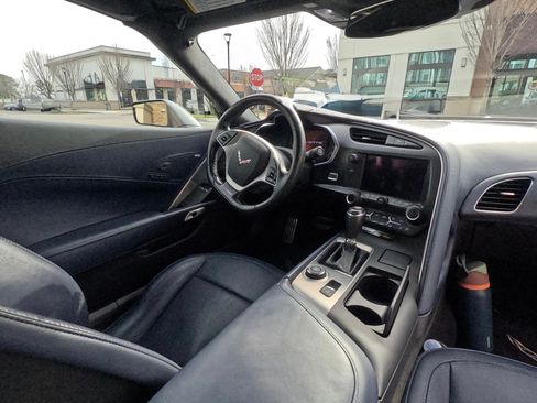 Used 2016 Chevrolet Corvette Z06 w/ 3LZ Preferred Equipment Group image 9