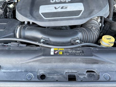 Used 2017 Jeep Wrangler Unlimited Sport w/ Quick Order Package 24S image 16