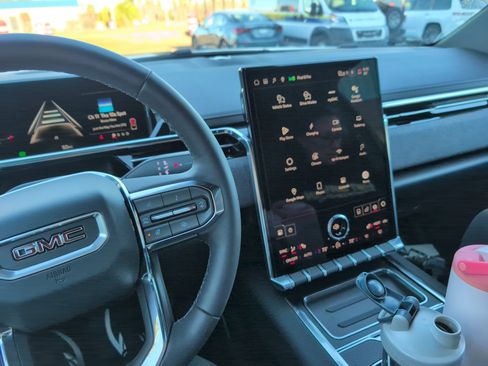 Used 2026 GMC Sierra EV Elevation image 9