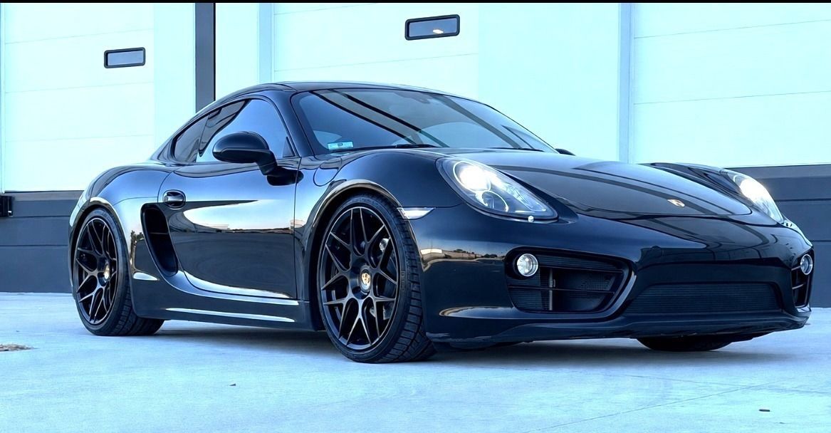 Used 2016 Porsche Cayman RWD image 1