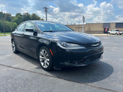 Used 2015 Chrysler 200 S w/ Navigation & Sound Group I image 9