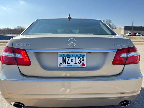 Used 2012 Mercedes-Benz E 350 4MATIC Sedan image 16