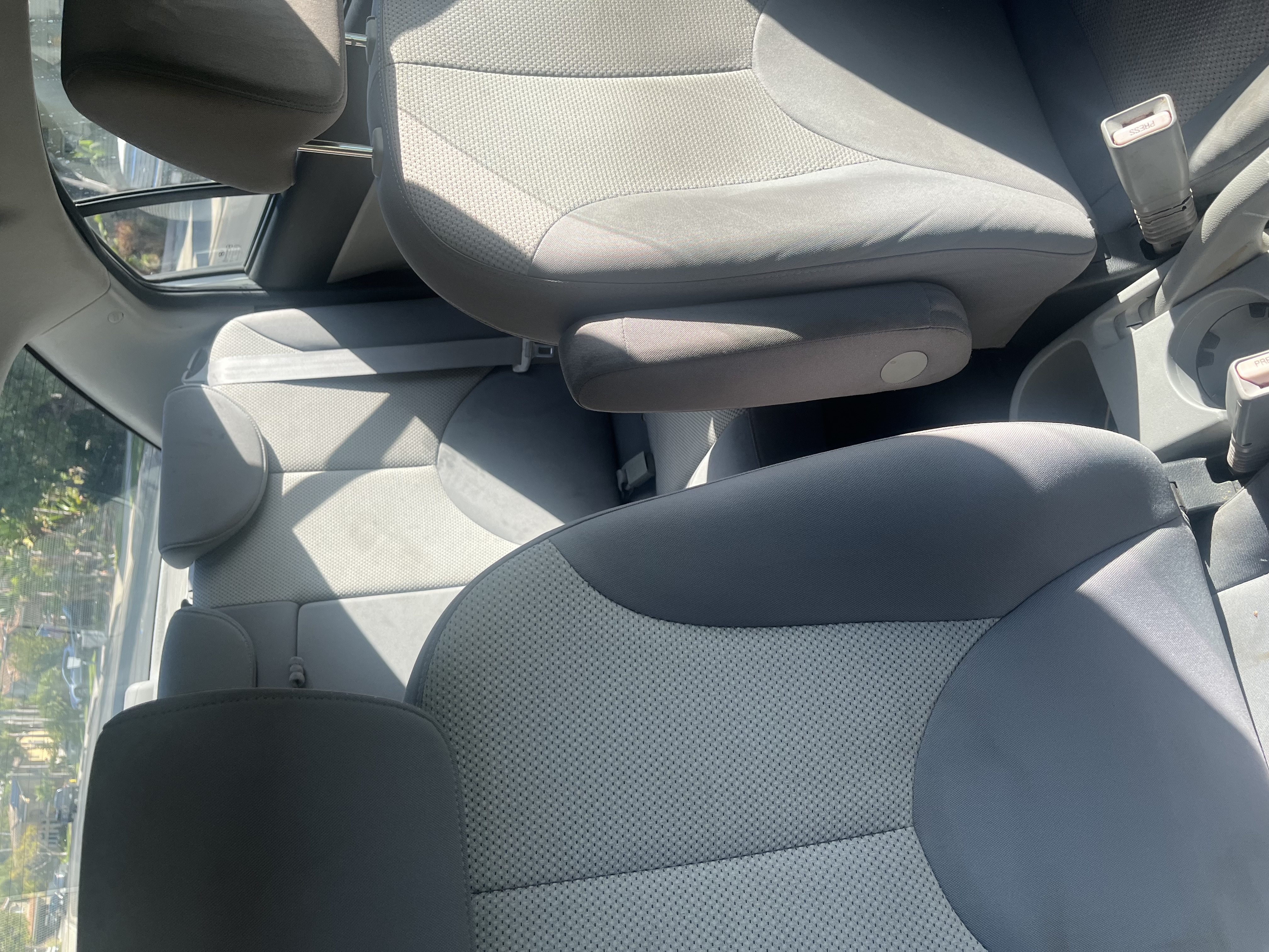Used 2011 Hyundai Accent GLS FWD image 4