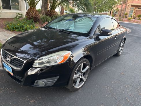 Used 2011 Volvo C70 T5 image 1