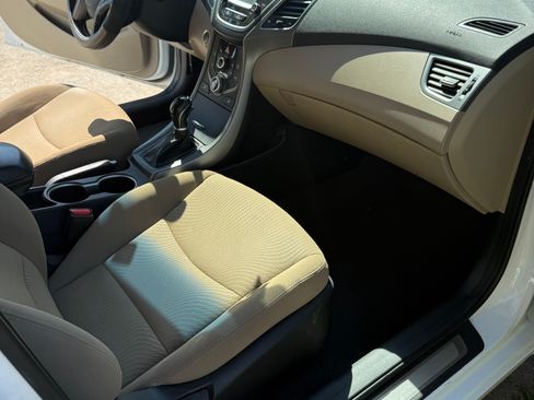 Used 2016 Hyundai Elantra Value Edition FWD image 18
