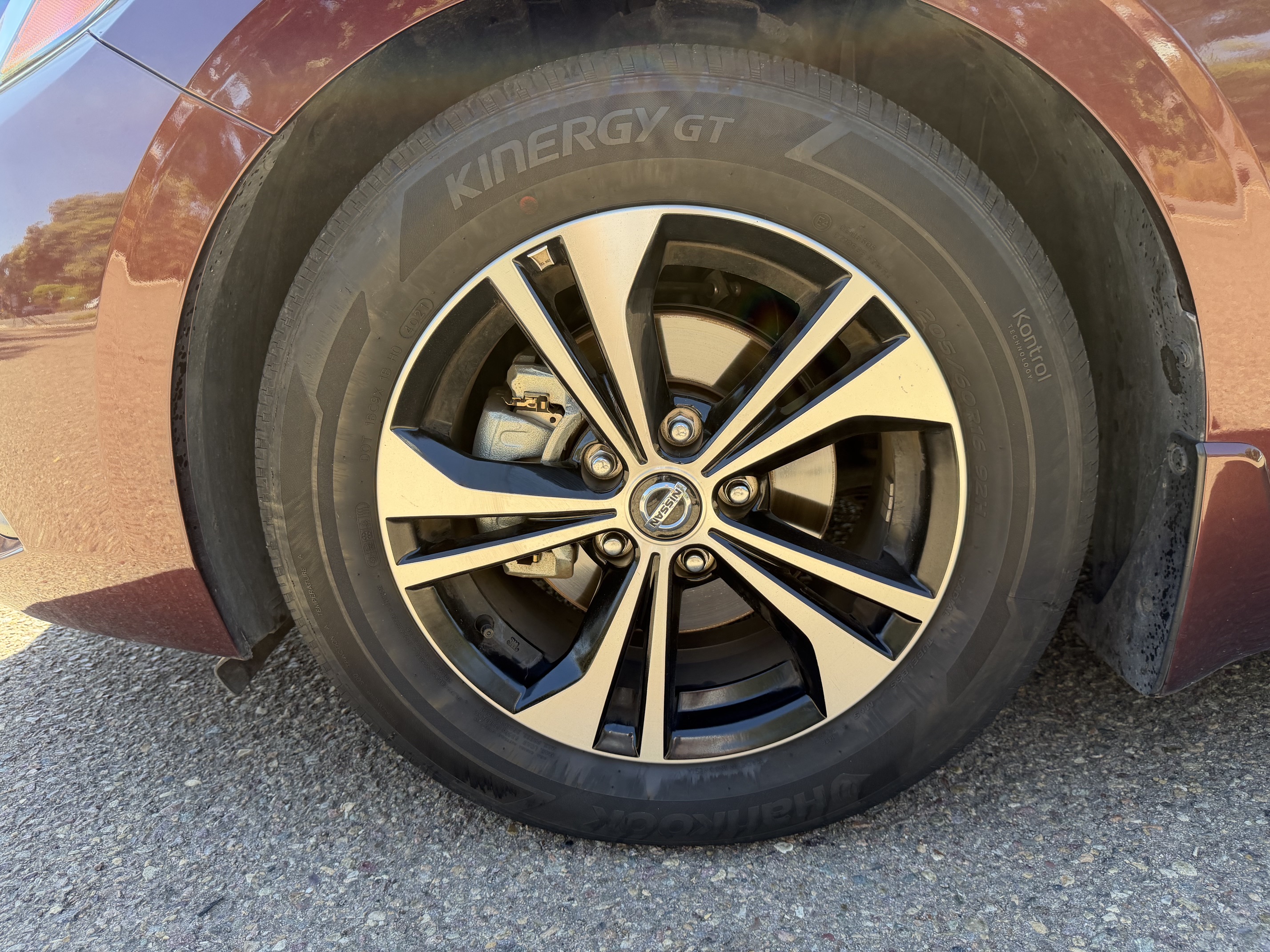 Used 2022 Nissan Sentra SV FWD image 9