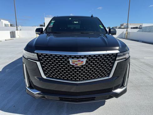 Used 2024 Cadillac Escalade ESV Luxury image 5