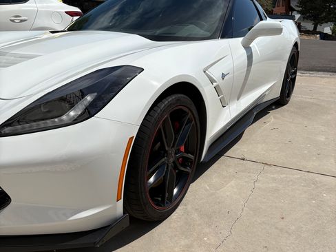Used 2017 Chevrolet Corvette Stingray Coupe RWD image 9