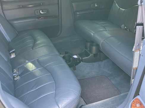 Used 1997 Lincoln Town Car Executive RWD image 19