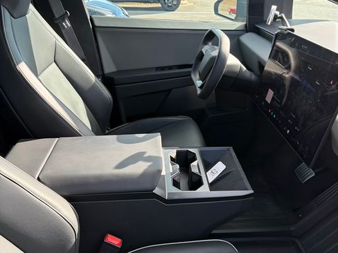 Used 2025 Tesla Cybertruck AWD Crew Cab image 10