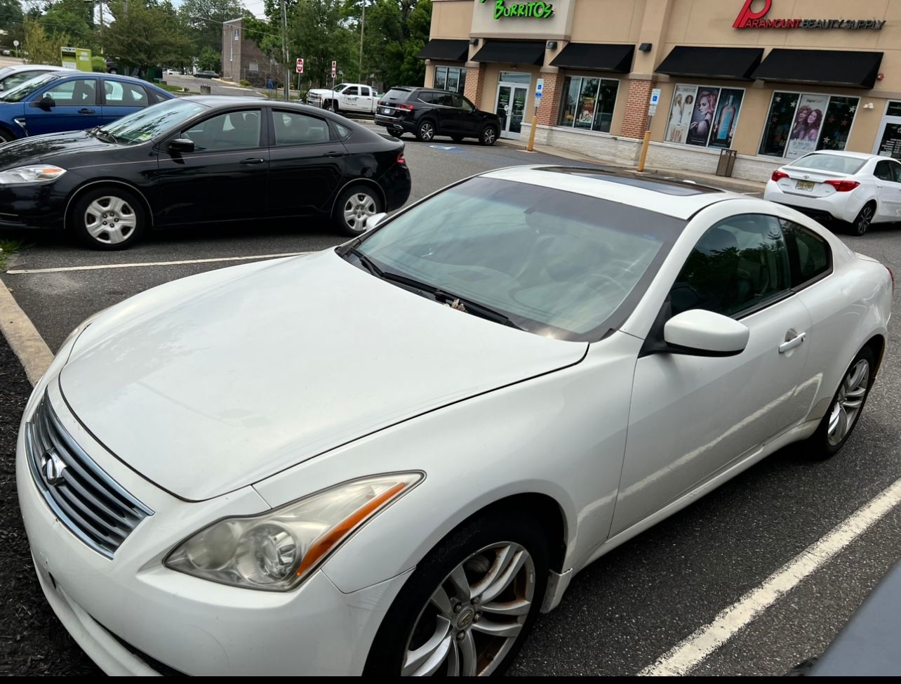 Used 2010 INFINITI G37 x Coupe w/ Premium Pkg AWD/4WD image 4