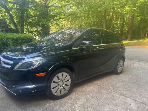 Used 2015 Mercedes-Benz B 250e image 2