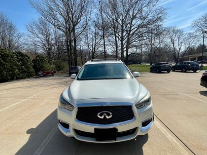 Used 2017 INFINITI QX60 Luxe w/ Deluxe Technology Package
