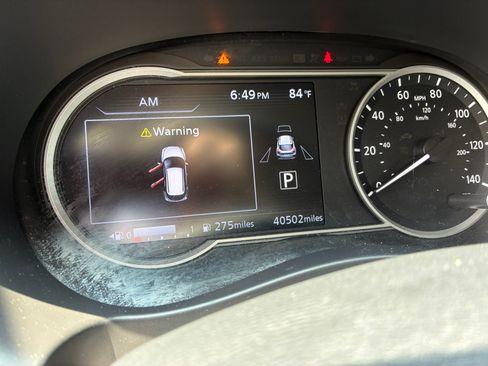 Used 2019 Nissan Kicks SR w/ SR Premium Package FWD image 11