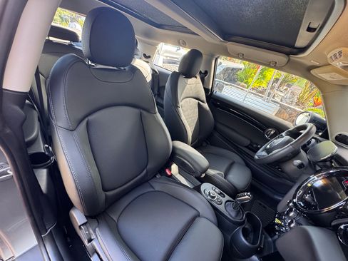 Used 2024 MINI Cooper SE image 8