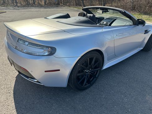 Used 2011 Aston Martin V8 Vantage S image 19
