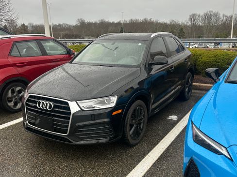 Used 2018 Audi Q3 2.0T Premium AWD/4WD image 2