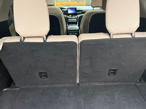 Used 2021 Ford Explorer Limited w/ Equipment Group 301A image 6