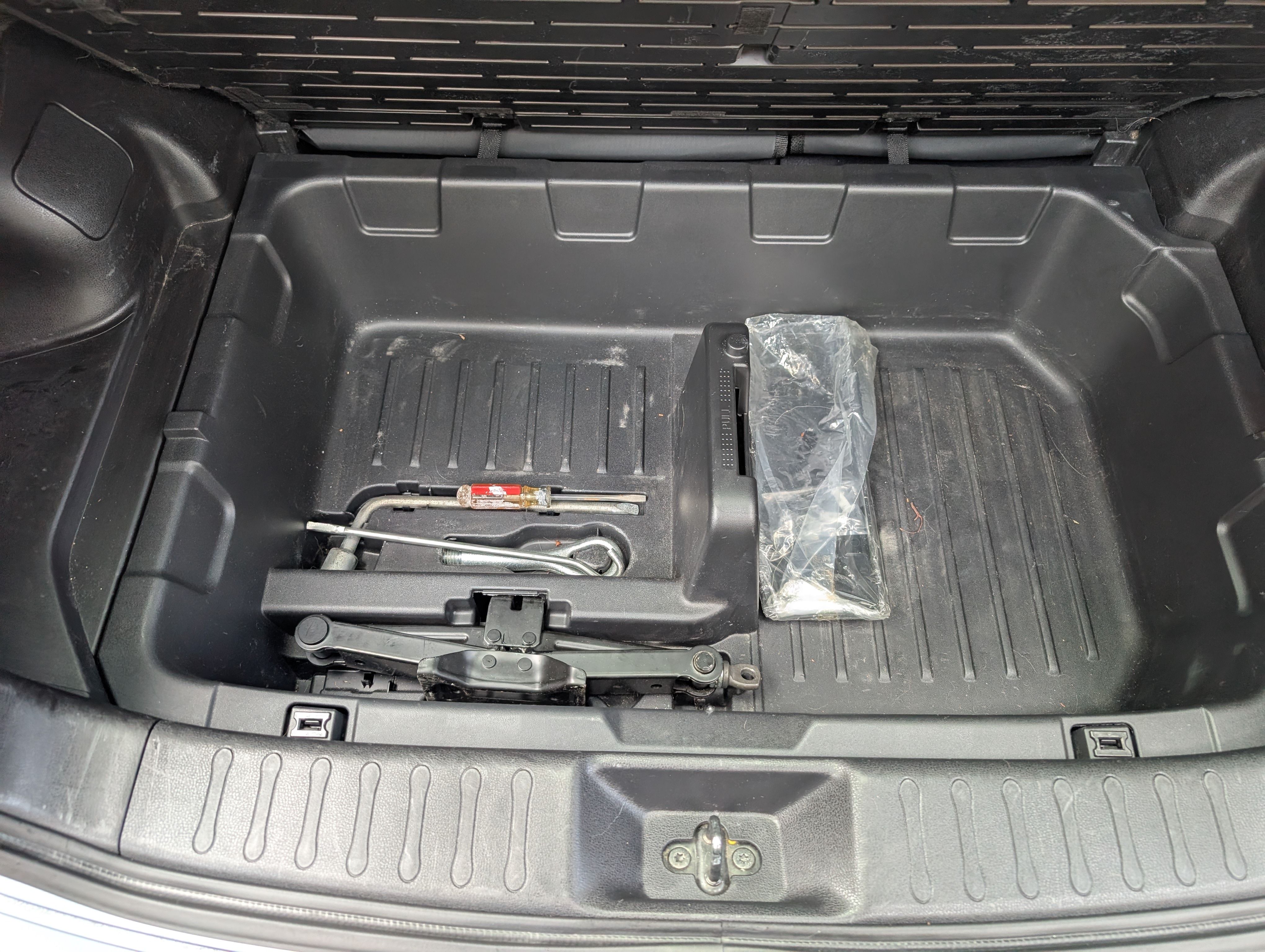 Used 2014 Nissan Juke SV FWD image 11