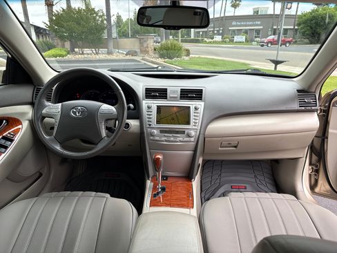 Used 2010 Toyota Camry Hybrid FWD image 8