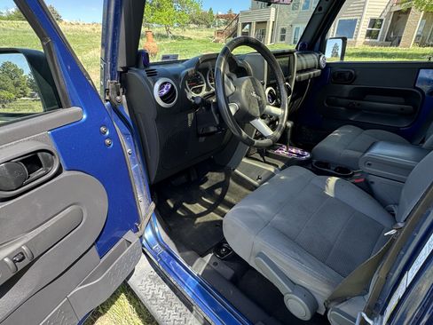 Used 2009 Jeep Wrangler Unlimited Sahara w/ Trailer Tow Group AWD/4WD image 14
