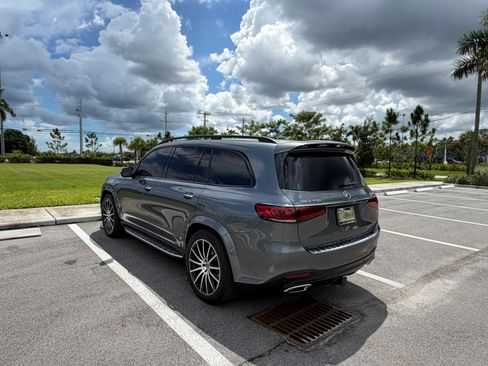 Used 2022 Mercedes-Benz GLS 450 4MATIC image 9