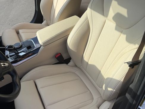 Used 2019 BMW 330i xDrive 330i xDrive Sedan 4D w/ Driving Assistance Package image 22