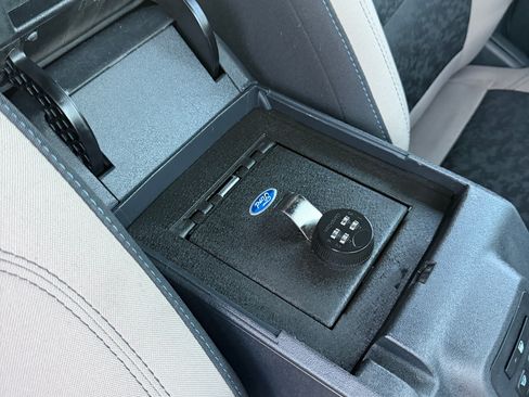 Used 2022 Ford Bronco Wildtrak image 12