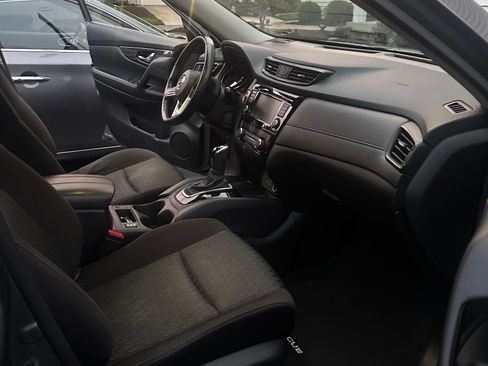 Used 2019 Nissan Rogue SV w/ Premium Package AWD/4WD image 5