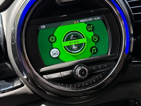 Used 2019 MINI Cooper Clubman S w/ Premium Package image 27