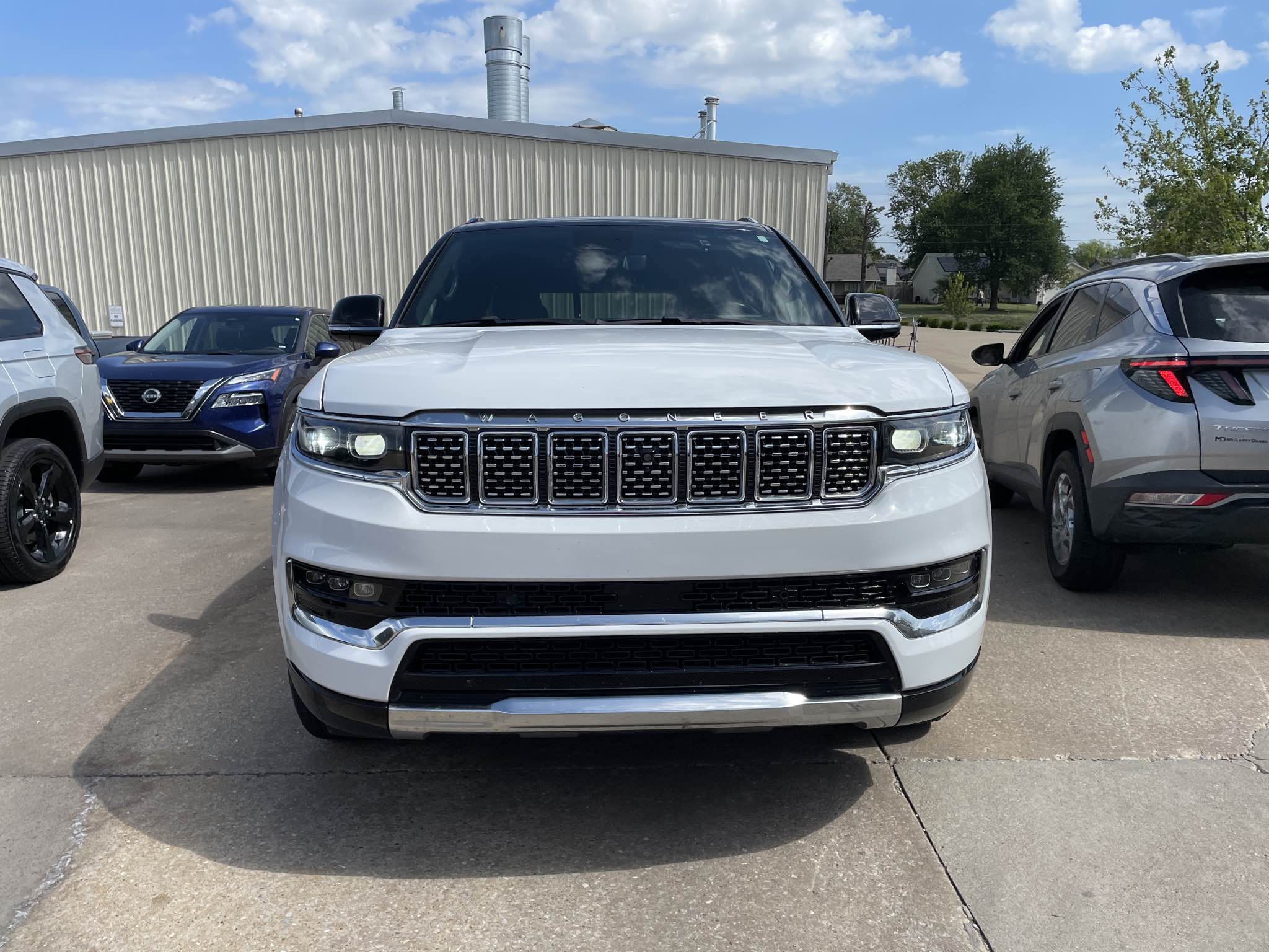 Used 2023 Jeep Grand Wagoneer Series II AWD/4WD image 25