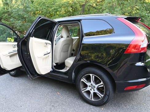 Used 2014 Volvo XC60 T6 AWD/4WD image 12