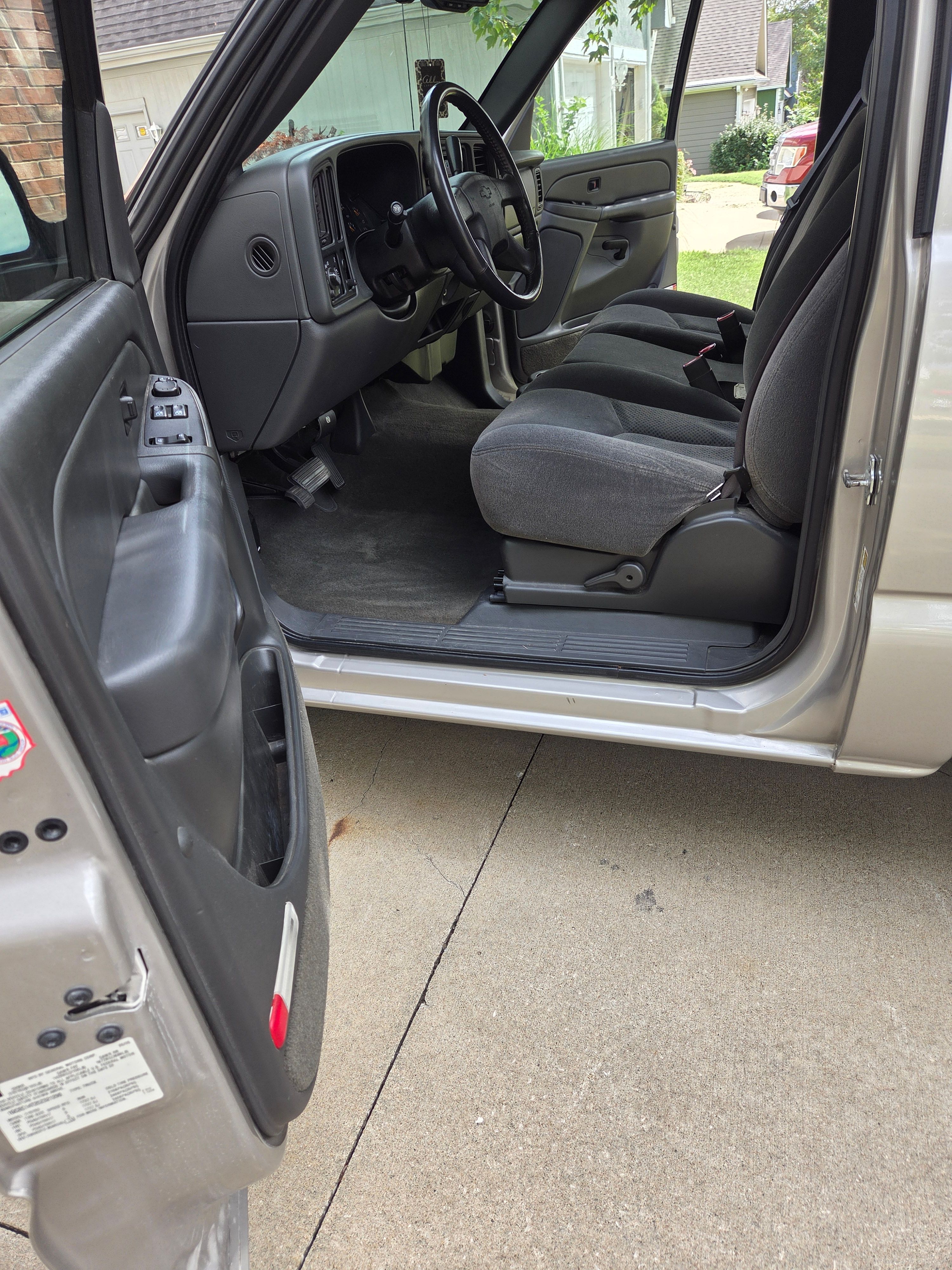 Used 2005 Chevrolet Silverado 1500 LS w/ Light Duty Power Package RWD image 13