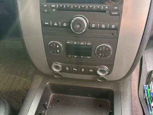 Used 2014 Chevrolet Silverado 2500 LTZ w/ LTZ Plus Package image 14