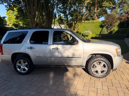 Used 2012 Chevrolet Tahoe LTZ AWD/4WD image 1
