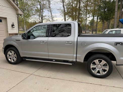Used 2020 Ford F150 XLT w/ Equipment Group 302A Luxury AWD/4WD image 8