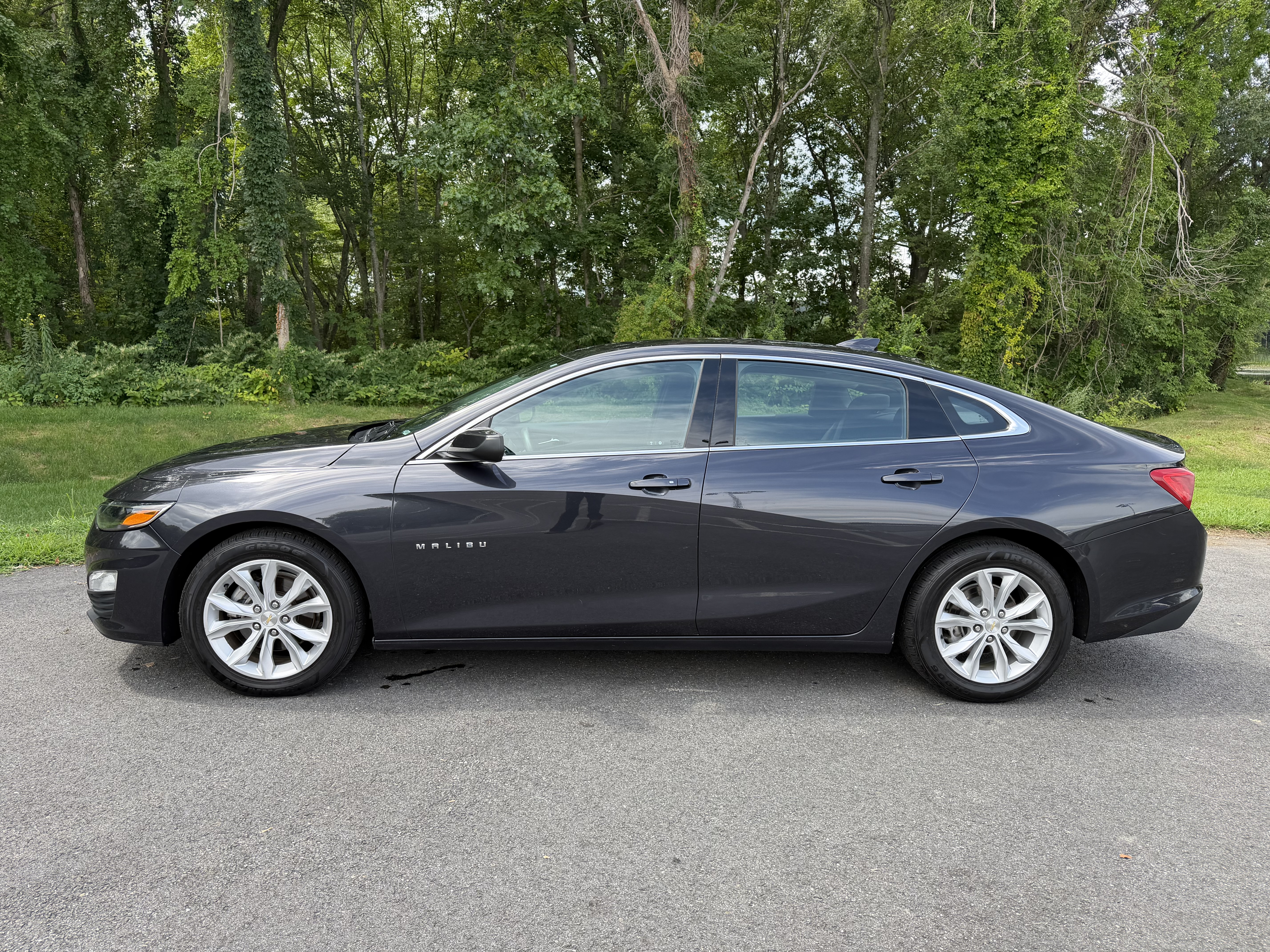 Used 2023 Chevrolet Malibu LT FWD image 4
