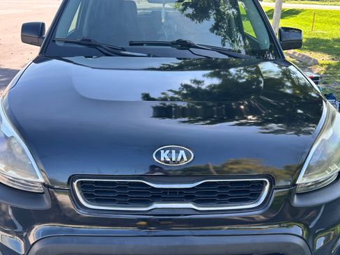 Used 2013 Kia Soul FWD image 1