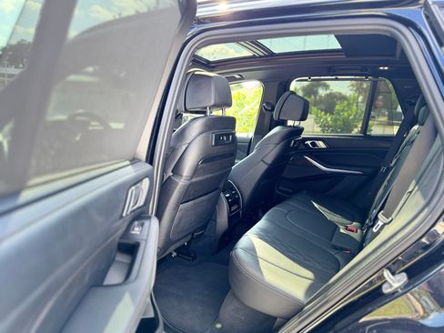 Used 2022 BMW X5 M50i w/ Executive Package image 10