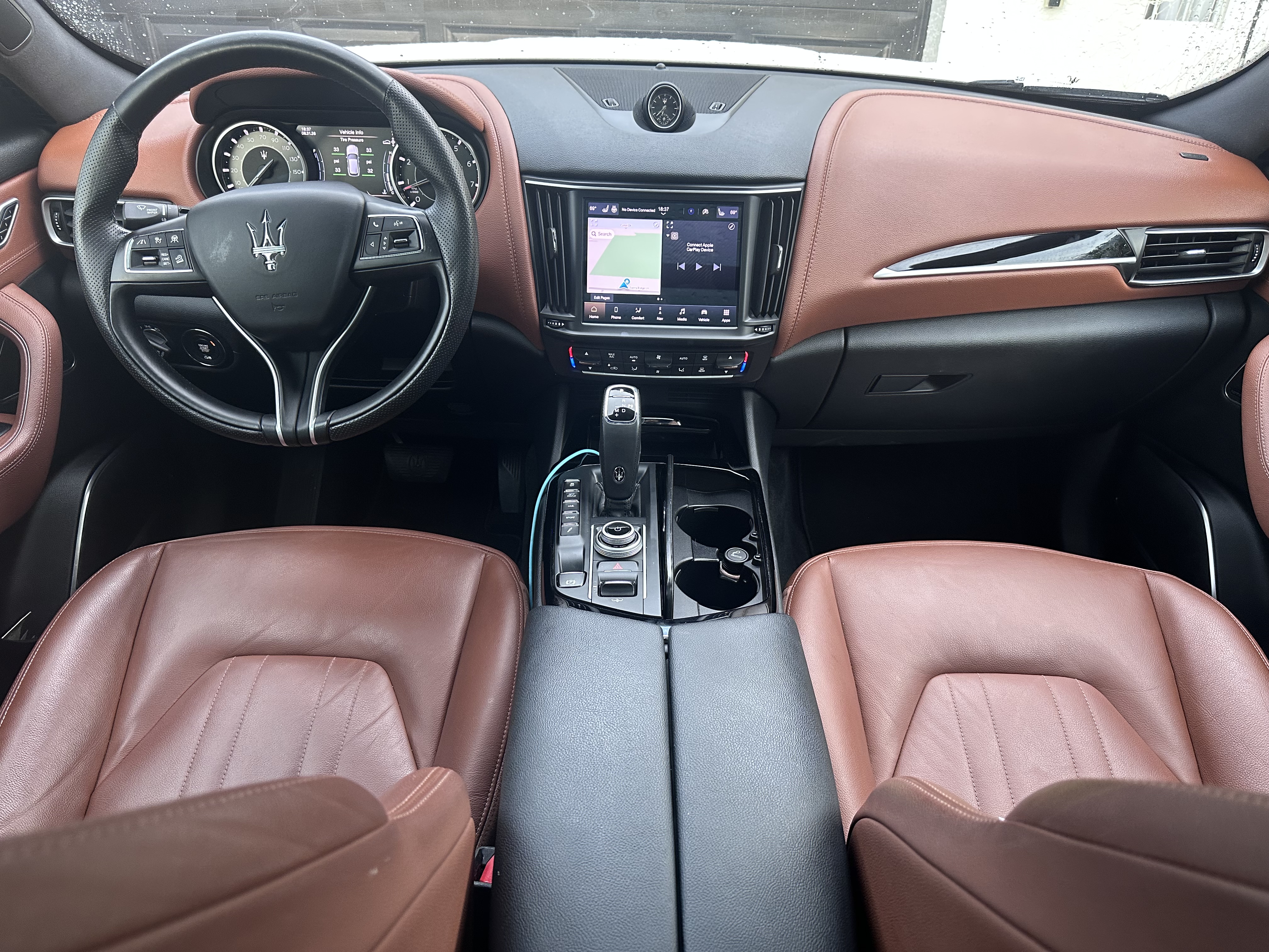 Used 2021 Maserati Levante AWD/4WD image 32