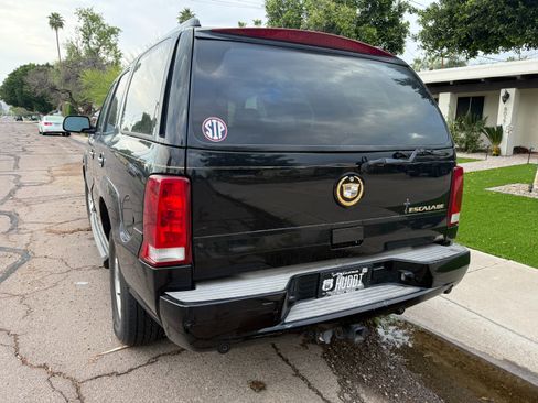 Used 2002 Cadillac Escalade Luxury image 9