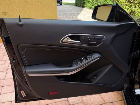Used 2015 Mercedes-Benz CLA 250 image 13