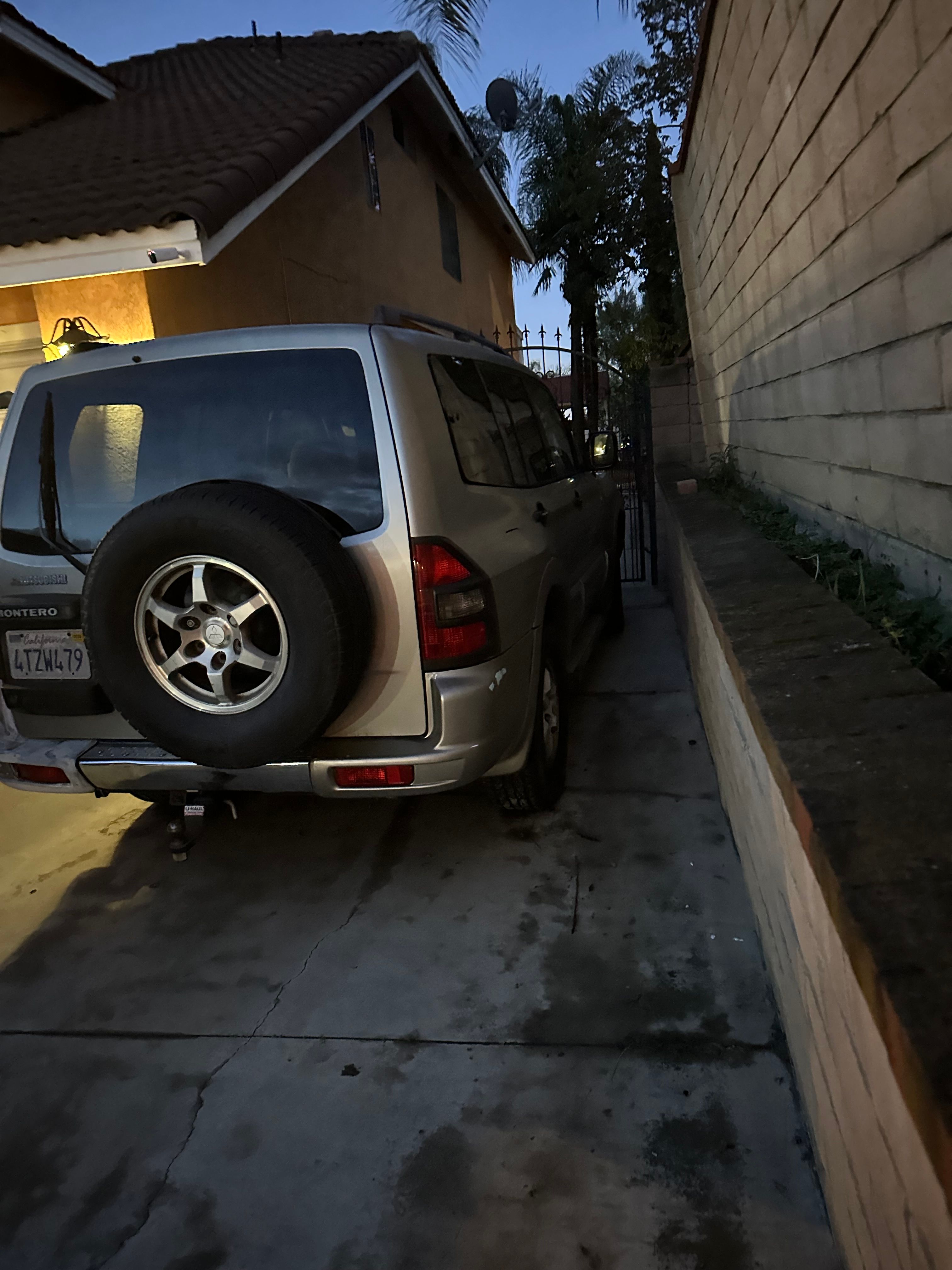 Used 2001 Mitsubishi Montero XLS AWD/4WD image 11