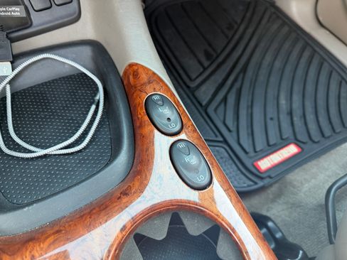 Used 2005 Toyota Tundra Limited image 14