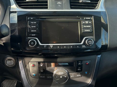 Used 2018 Nissan Sentra SR image 19