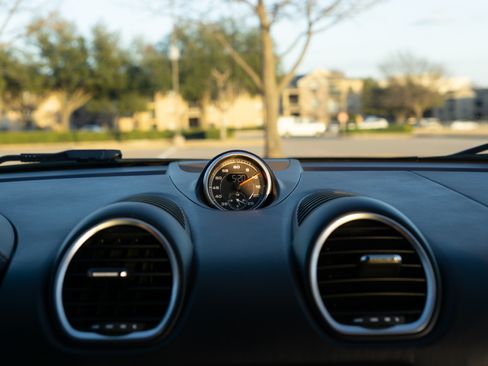 Used 2018 Porsche 718 Cayman S image 24