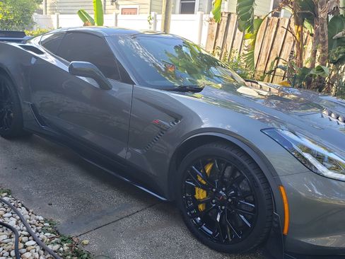 Used 2016 Chevrolet Corvette Z06 w/ 3LZ Preferred Equipment Group image 9